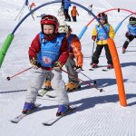 каким спортом заняться ребенку зимой