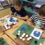 Art activity class “Magic New Year&#39;s ball” in the preparatory group